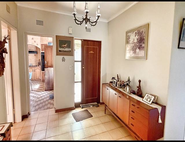 5 BEDROOM HOUSE FOR SALE IN THE HILL